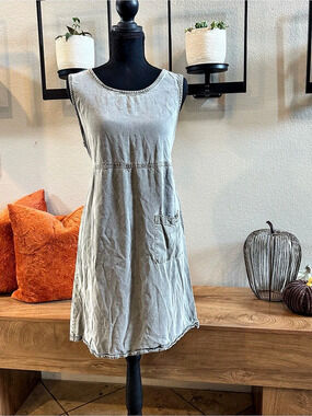 Dressing Clio Sleeveless Mini Dress in Gray Olive